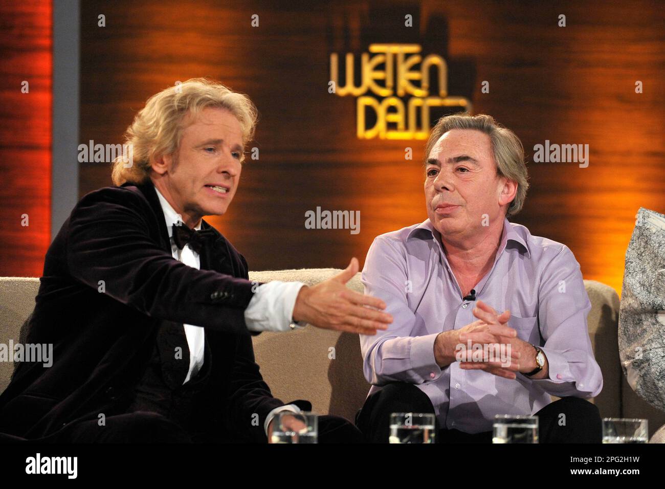 ARCHIVE PHOTO: Andrew LLOYD-WEBBER will be 75 years old on March 22, 2023, talk on the couch with (from left) moderator Thomas GOTTSCHALK, composer Andrew LLOYD WEBBER, bet that.? from Salzburg, 03/27/2010. ?SVEN SIMON#Prinzess-Luise-Strasse 41#45479 Muelheim/R uhr #tel. 0208/9413250#fax. 0208/9413260#GLSB bank, account no.: 4030 025 100, BLZ 430 609 67# www.SvenSimon.net. Stock Photo