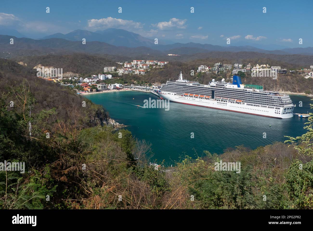 Huatulco in Mexico looking down on the cruise ship MV 'Arcadia' Stock