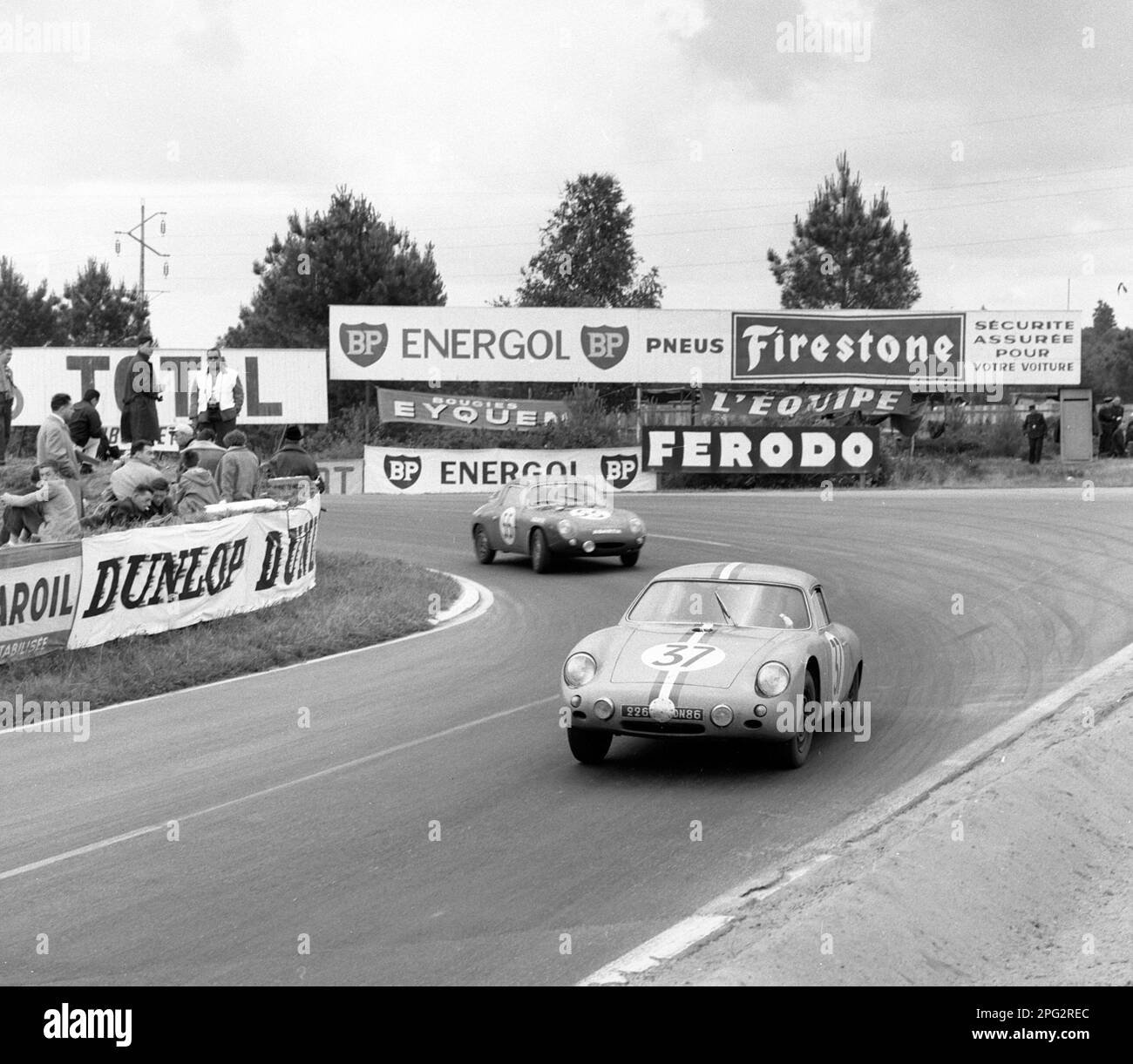 1961-le-mans-24-hour-race-hi-res-stock-photography-and-images-alamy