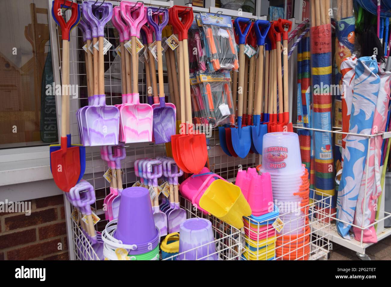 seaside shop selling buckets and spades Stock Photo Alamy