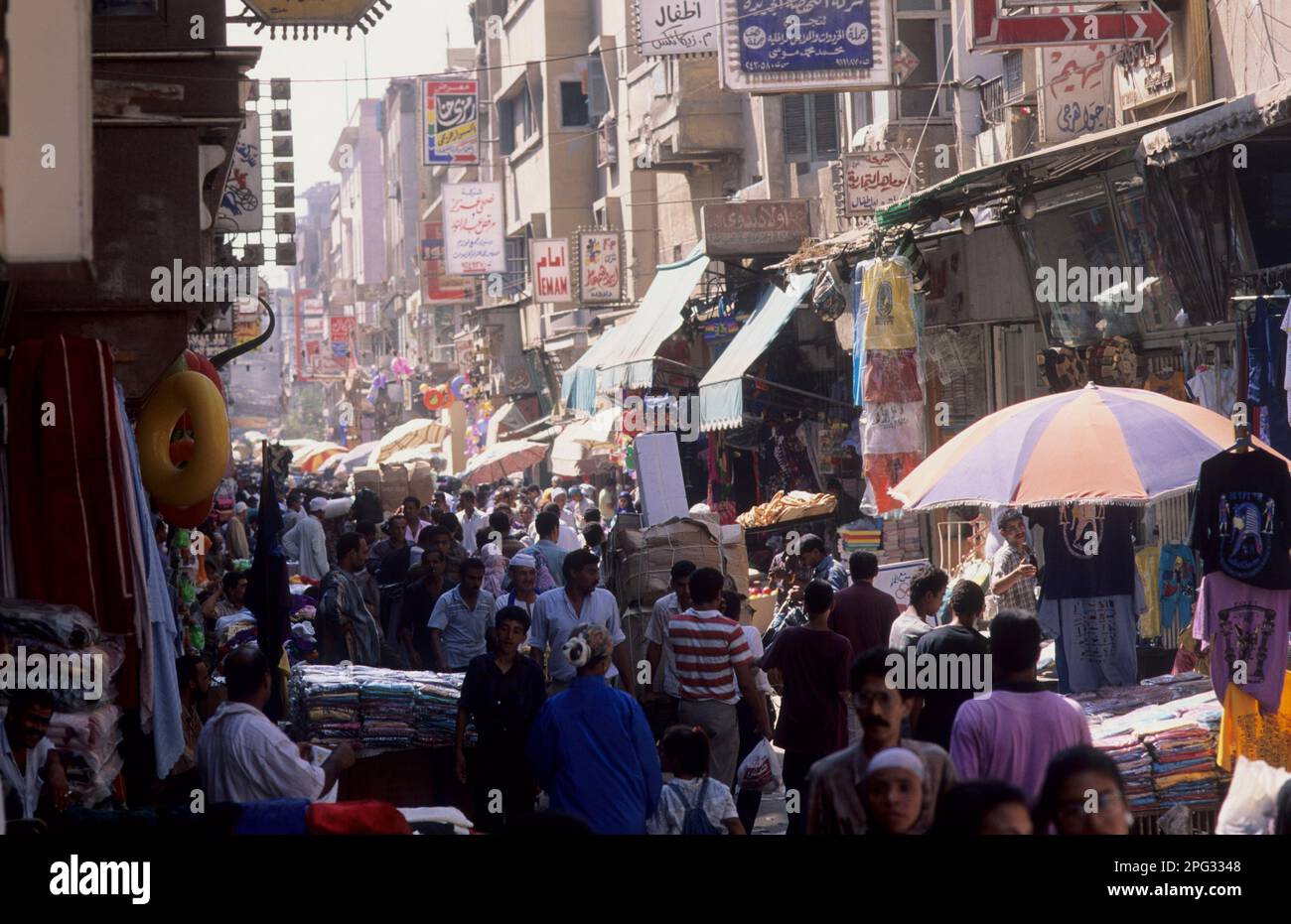 Cairo street scene crowd hi-res stock photography and images - Alamy