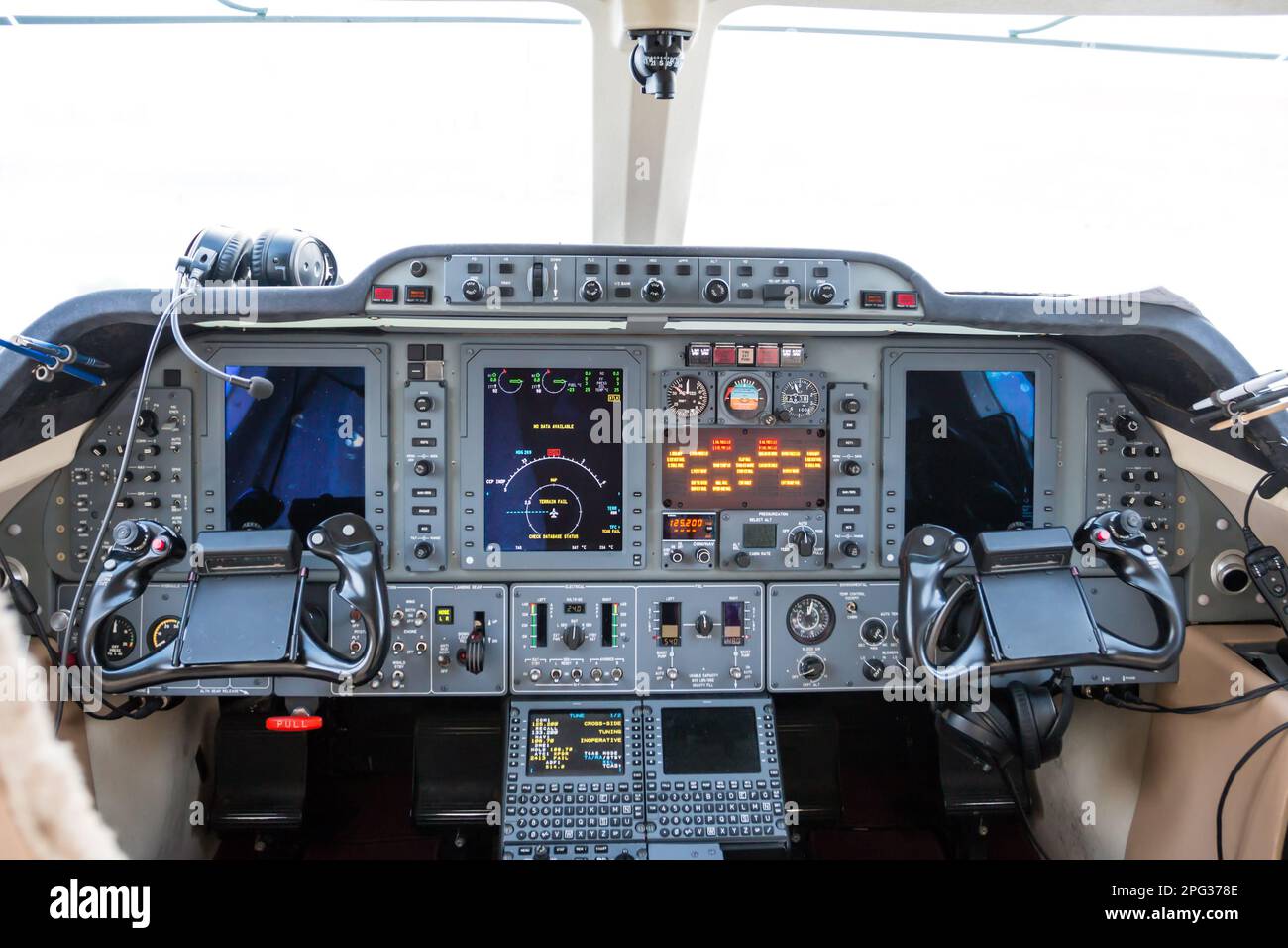 Inside the cockpit of a private jet Stock Photo - Alamy