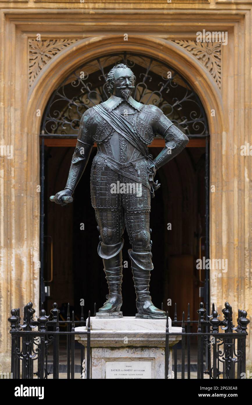 Statue of William Herbert, 3rd Earl of Pembroke, outside the Bodleian