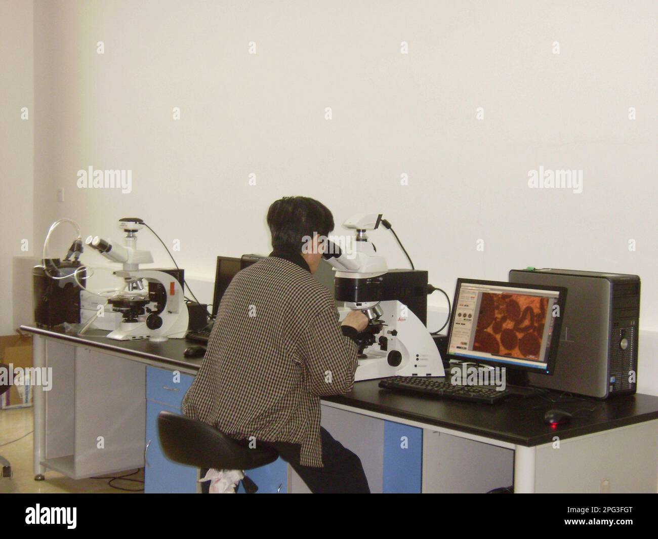 1970s laboratory hi-res stock photography and images - Alamy