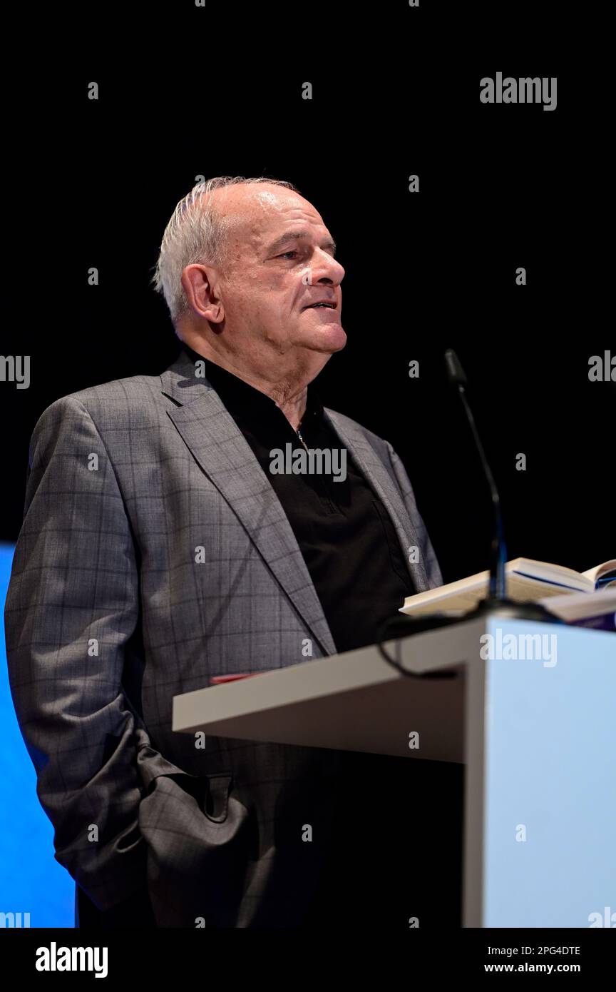 Peter Hahne bei seinem Vortrag &bdquo;Nur die Wahrheit z&auml;hlt. Wie wir aus der