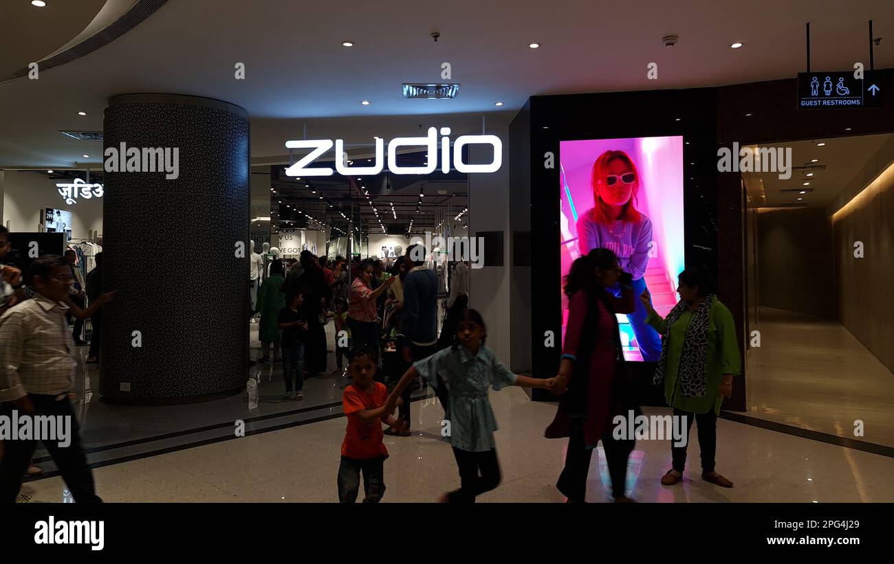 Zudio store hi-res stock photography and images - Alamy