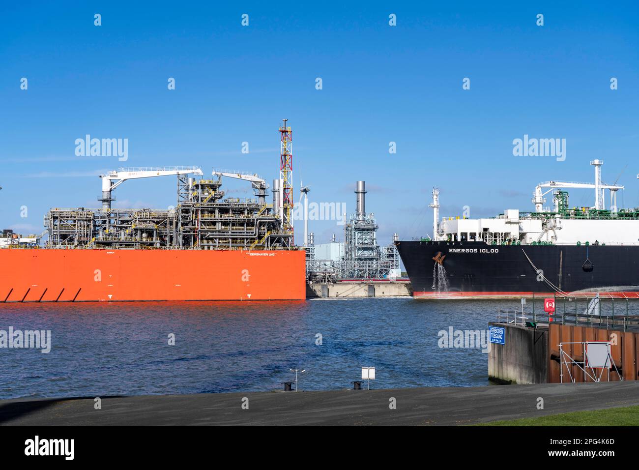 EemsEnergyTerminal, floating LNG terminal in the seaport of Eemshaven ...
