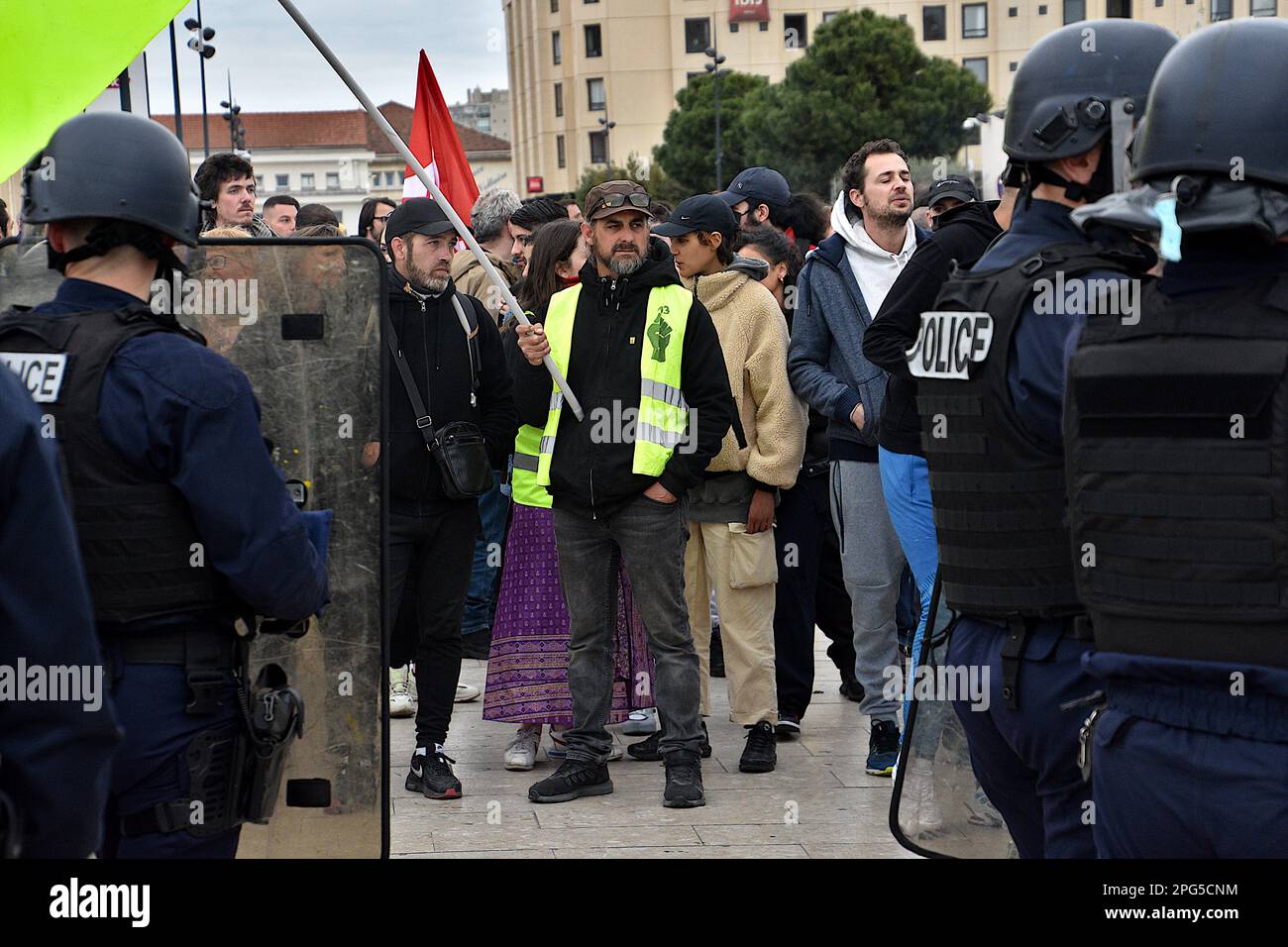 Marseille, France. 18th Mar, 2023. Protesters confront the police during the demonstration. People took part in a demonstration, unauthorized by the prefecture, to protest against the pension reform wanted by the French government which would raise the retirement age from 62 to 64. (Photo by Gerard Bottino/SOPA Images/Sipa USA) Credit: Sipa USA/Alamy Live News Stock Photo