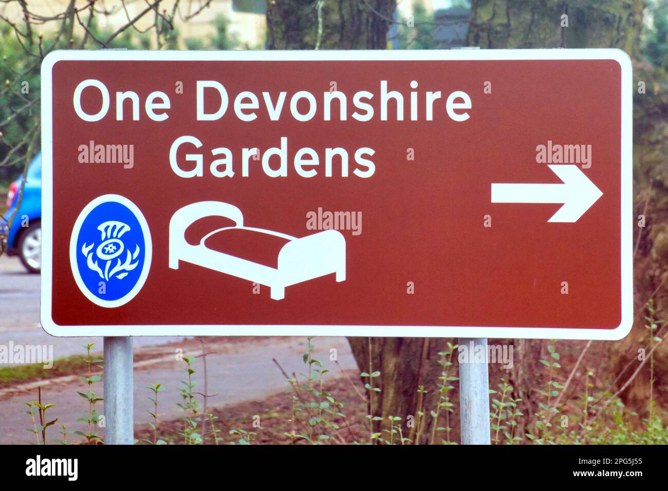 One devonshire gardens hotel Brown tourist signs are car orientated widely recognised around Scotland Stock Photo