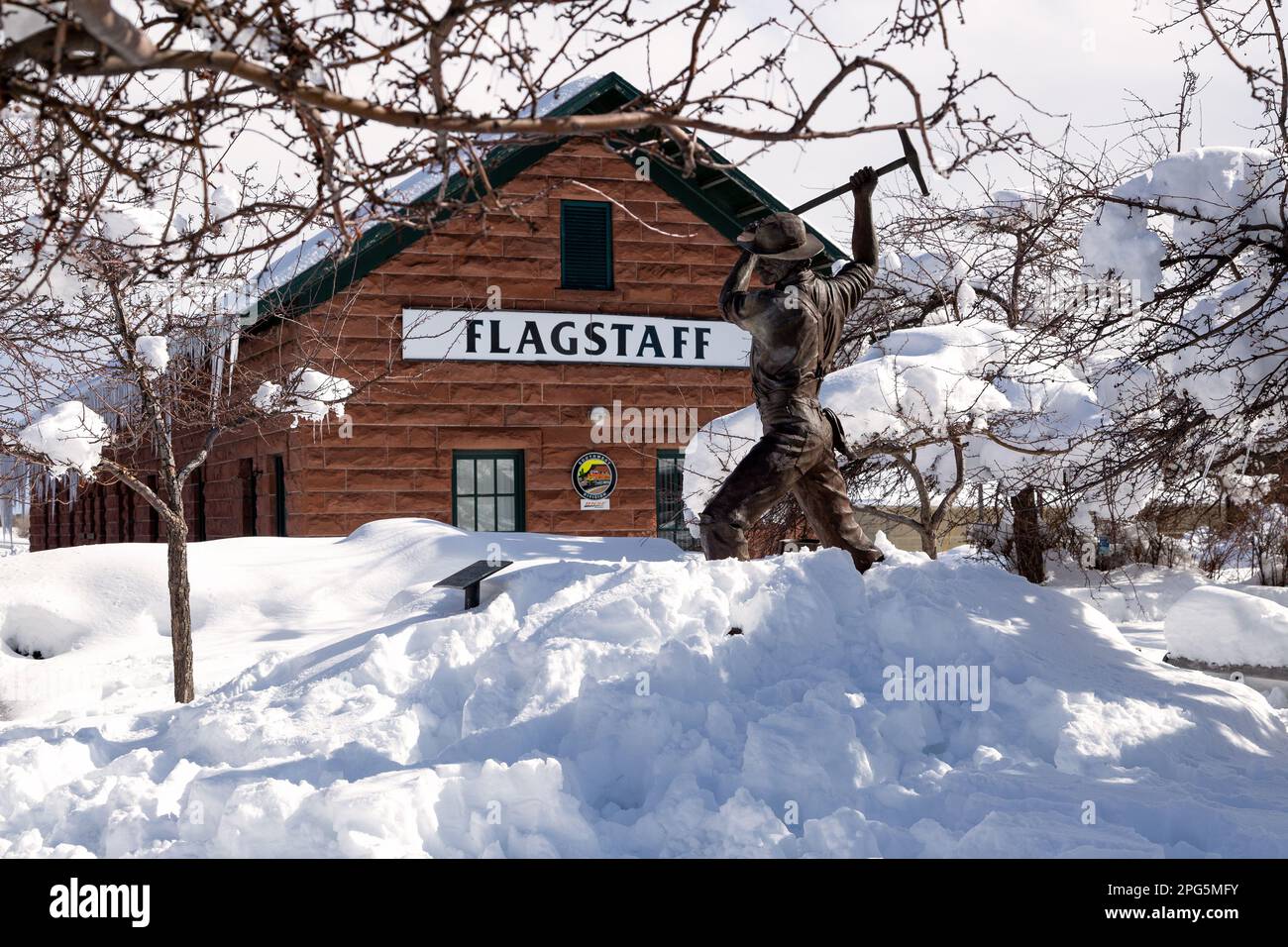 FLAGSTAFF, AZ/US January 20, 2023 Flagstaff Snow Downtown Gandy