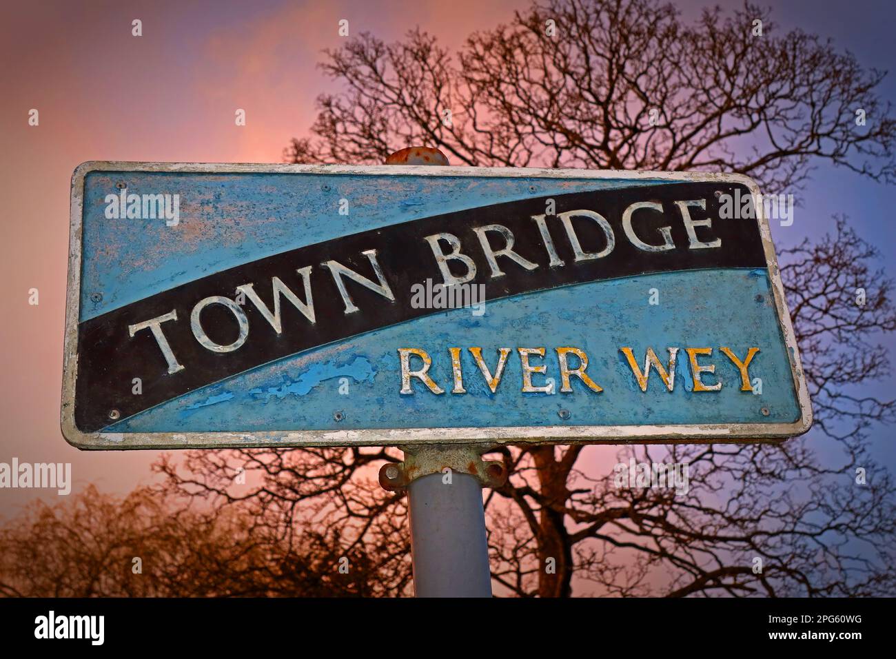 Town Bridge, River Wey sign, Bridge Street, Godalming, Waverley Borough Council, Surrey, England, UK, GU7 1HP Stock Photo