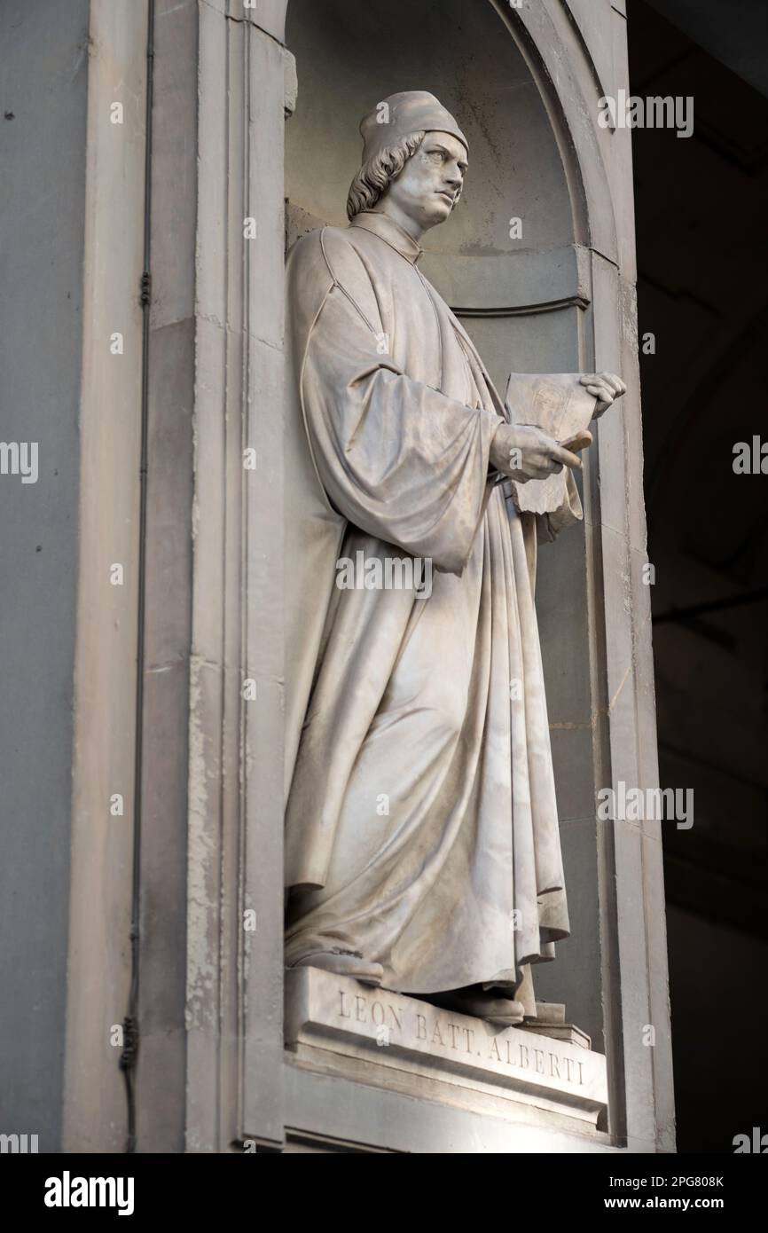 statues of Italian geniuses in niches around the