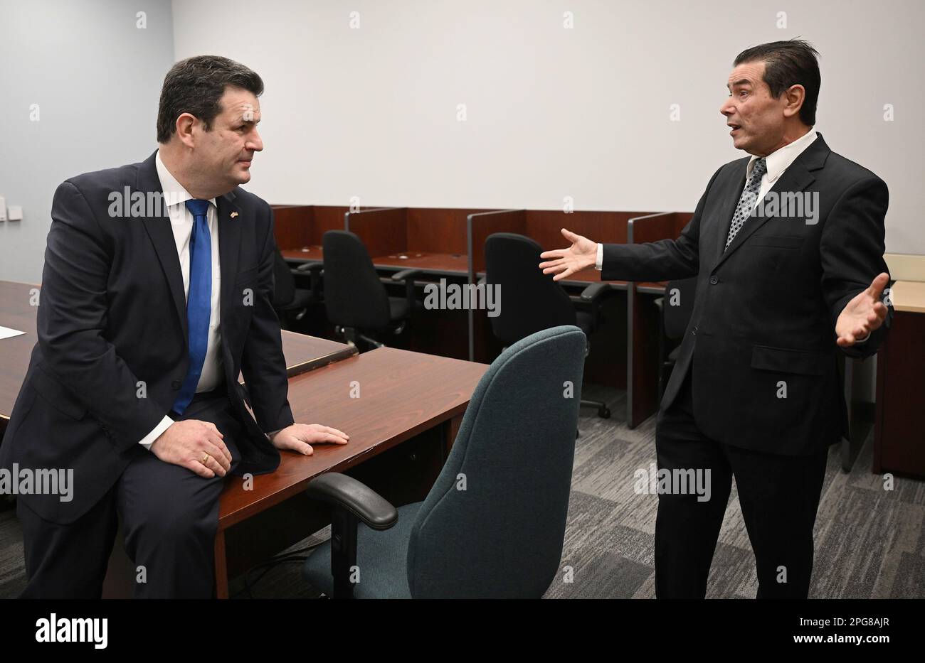 Toronto, Canada. 21st Mar, 2023. Hubertus Heil (l, SPD), Federal 