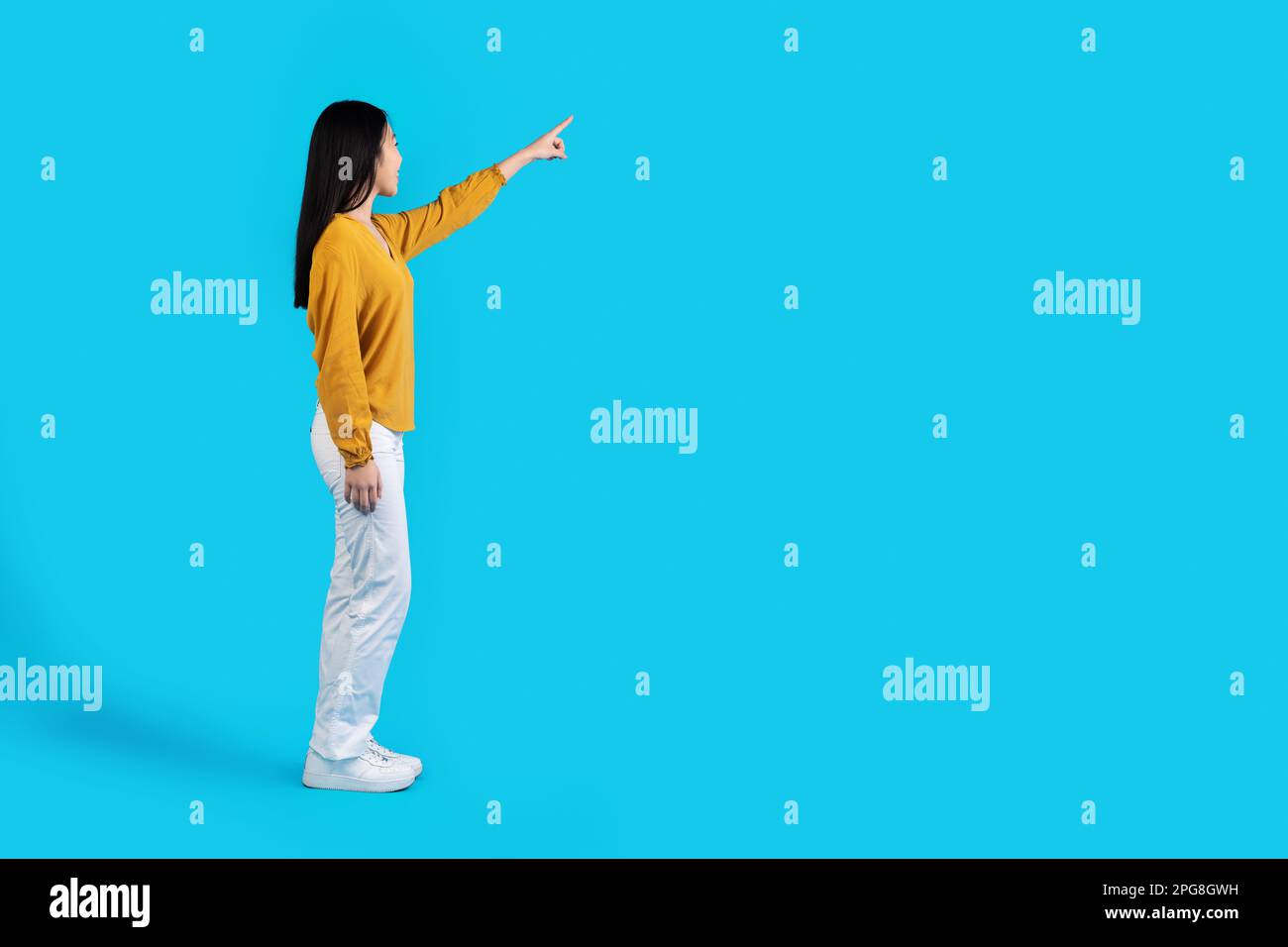 Young slim asian chinese woman hi-res stock photography and images - Alamy