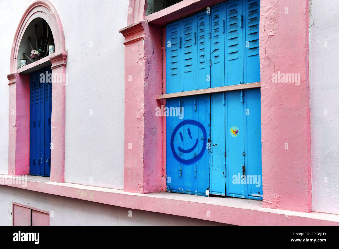 Smiley Street Art in Montmartre Paris France Stock Photo Alamy