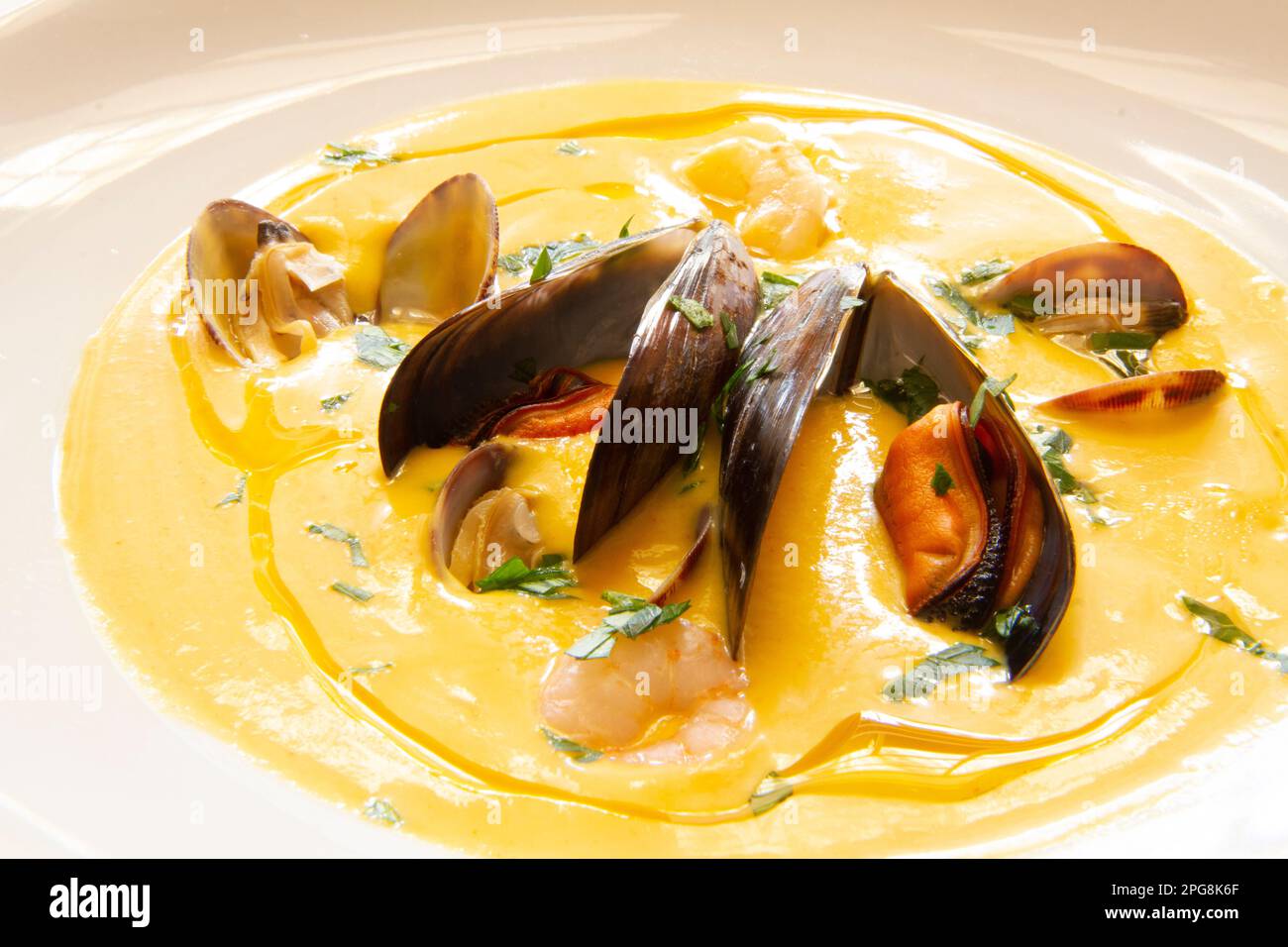 Creamy tomato soup with mussels Stock Photo Alamy