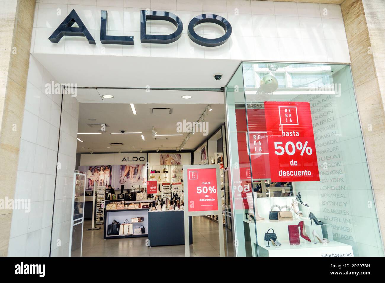 Aldo store front hi-res stock photography and images - Alamy