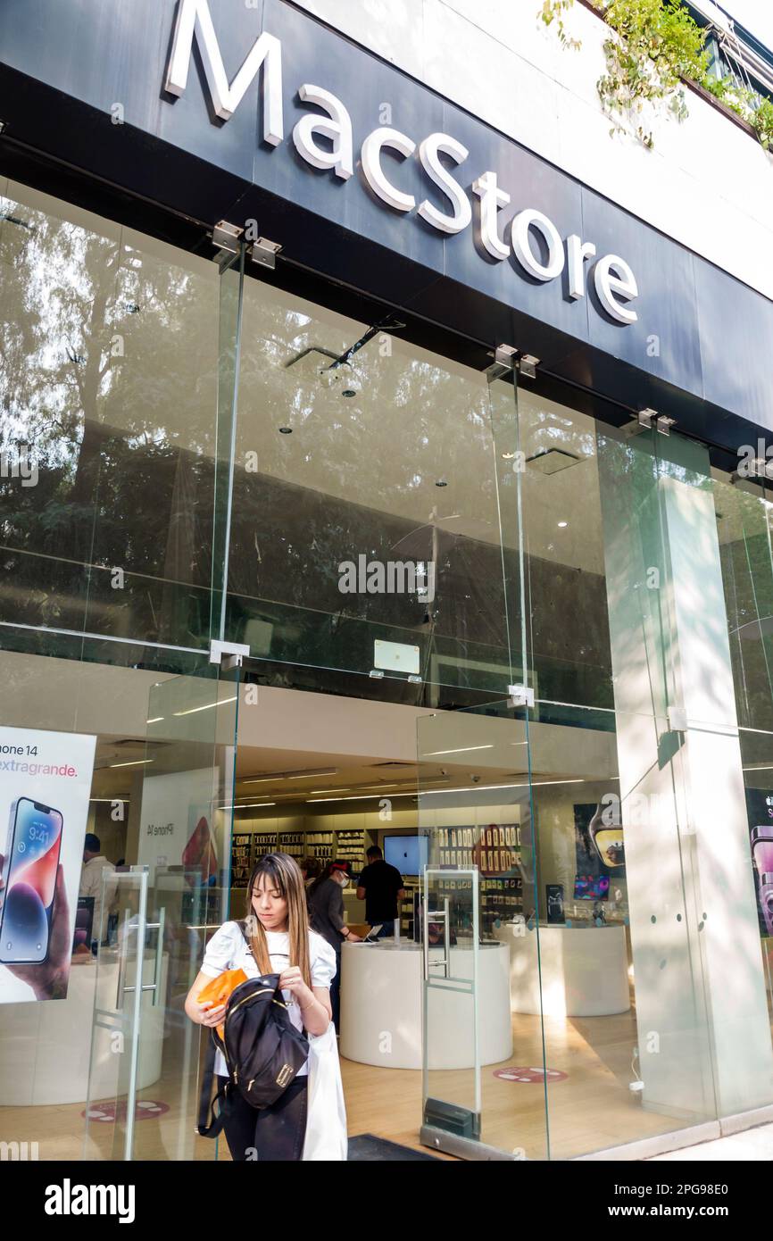 Mexico City,Polanco,Avenida Presidente Masaryk,MacStore,woman women