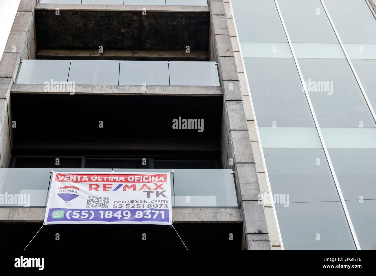 Remax realty hires stock photography and images Alamy