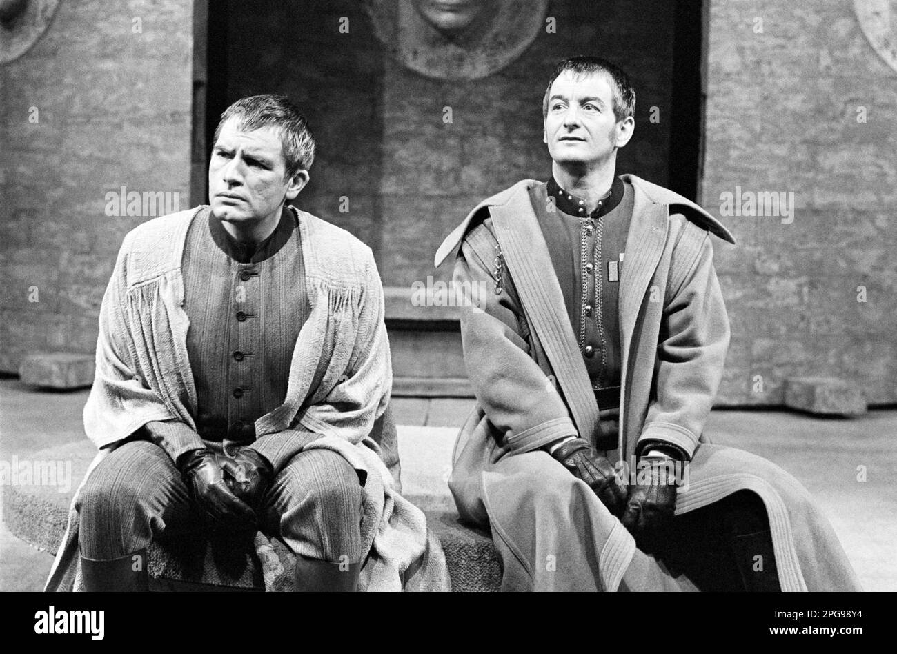 conspirators - l-r: Brian Cox (Marcus Brutus), Ronald Pickup (Caius Cassius)  in JULIUS CAESAR by Shakespeare at the Olivier Theatre, National Theatre (NT), London SE1  22/03/1977 design: John Bury lighting: David Hersey director: John Schlesinger Stock Photo