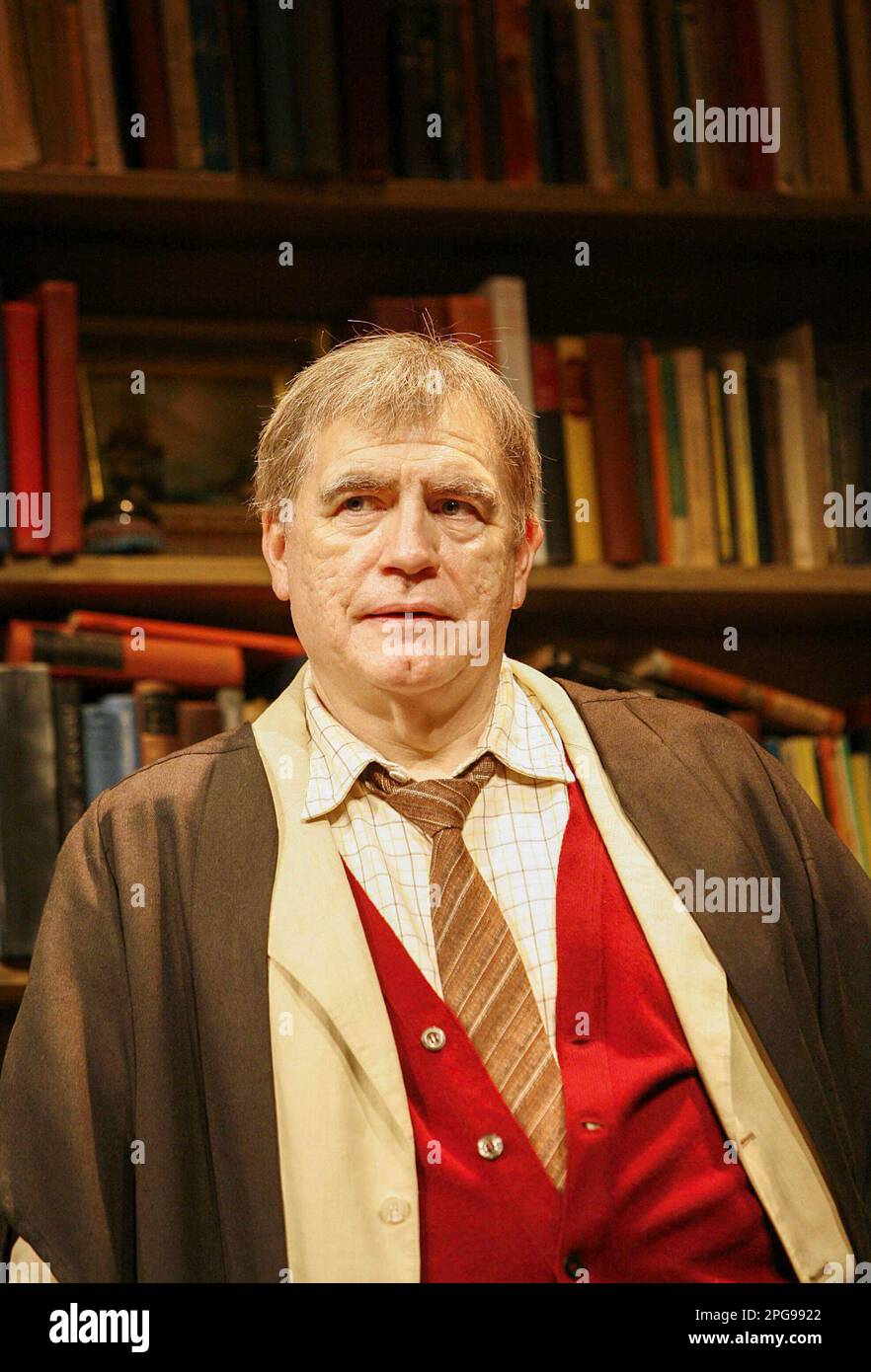 Brian Cox (Max) in ROCK â€™Nâ€™ ROLL by Tom Stoppard at the Jerwood Theatre Downstairs, Royal Court Theatre, London SW1  14/06/2006  set design: Robert Jones  costumes: Emma Ryott  lighting: Howard Harrison  director: Trevor Nunn Stock Photo