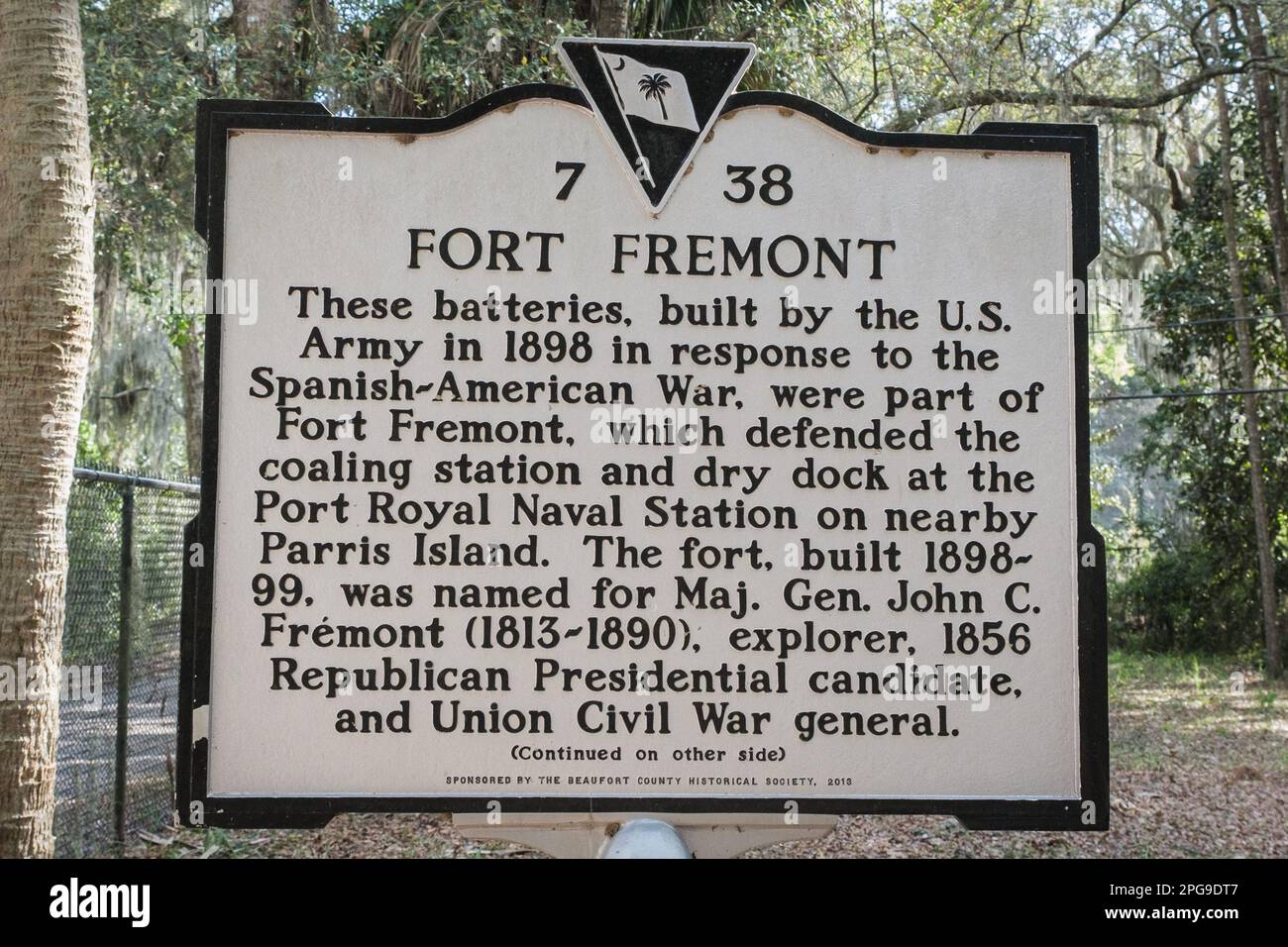 South Carolina state informational sign for Fort Fremont battery. Stock Photo