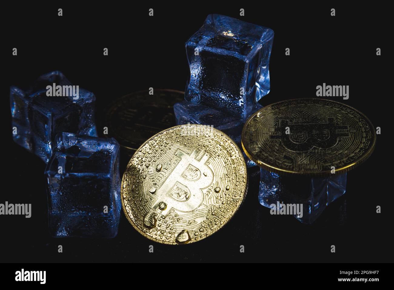 Cube globe hi-res stock photography and images - Page 10 - Alamy