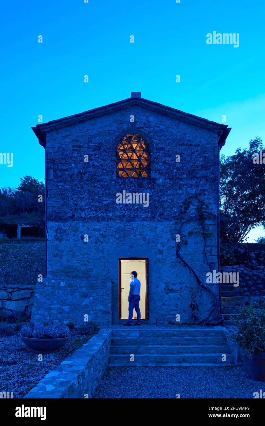 Tuscan farm house Italy. Traditional Homes, Rural setting, United ...