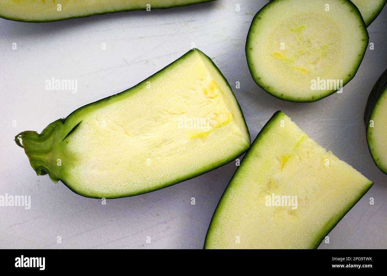 Lengthwise cutting hires stock photography and images Alamy