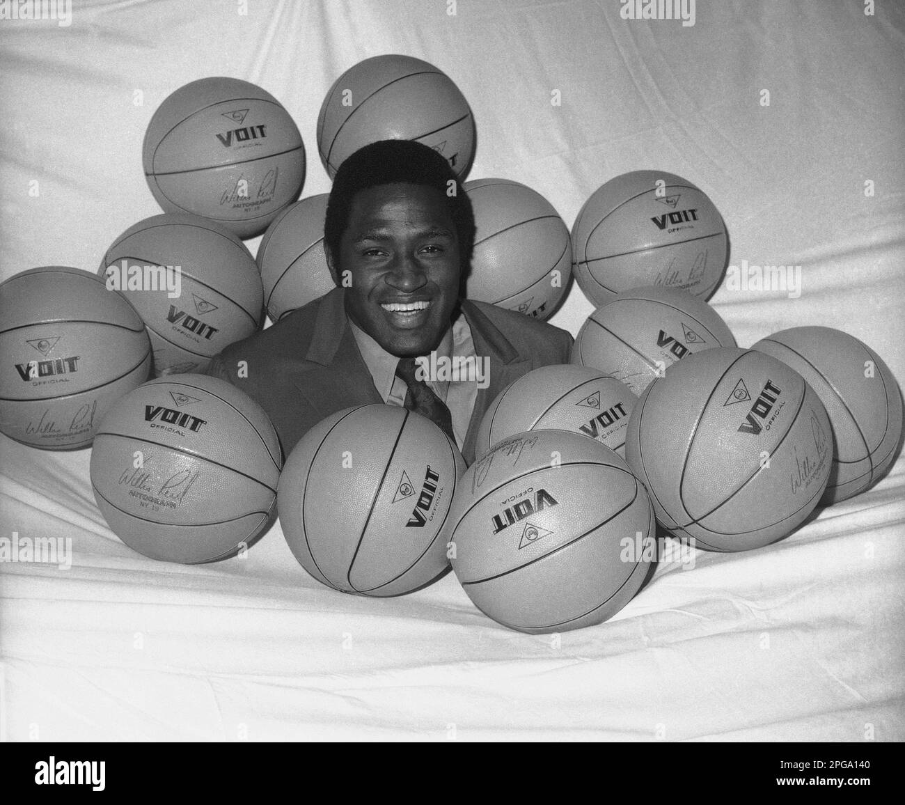 FILE - New York Knicks NBA player Willis Reed is surrounded by ...