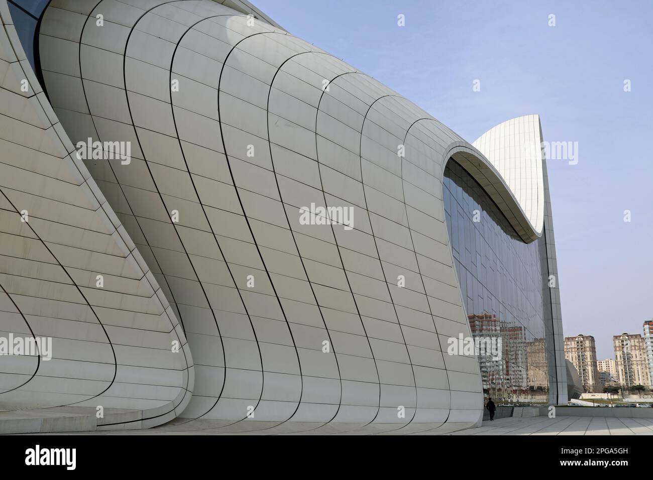 Award winning Heydar Aliyev building in Baku designed by Dame Zaha Hadid Stock Photo