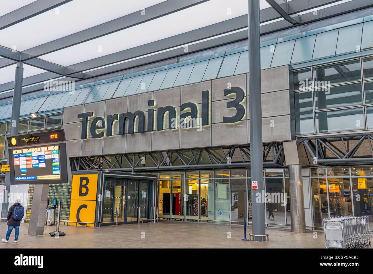 HEATHROW AIRPORT, LONDON, 9TH MARCH 2023: Entrance to terminal 3 at London Heathrow Stock Photo