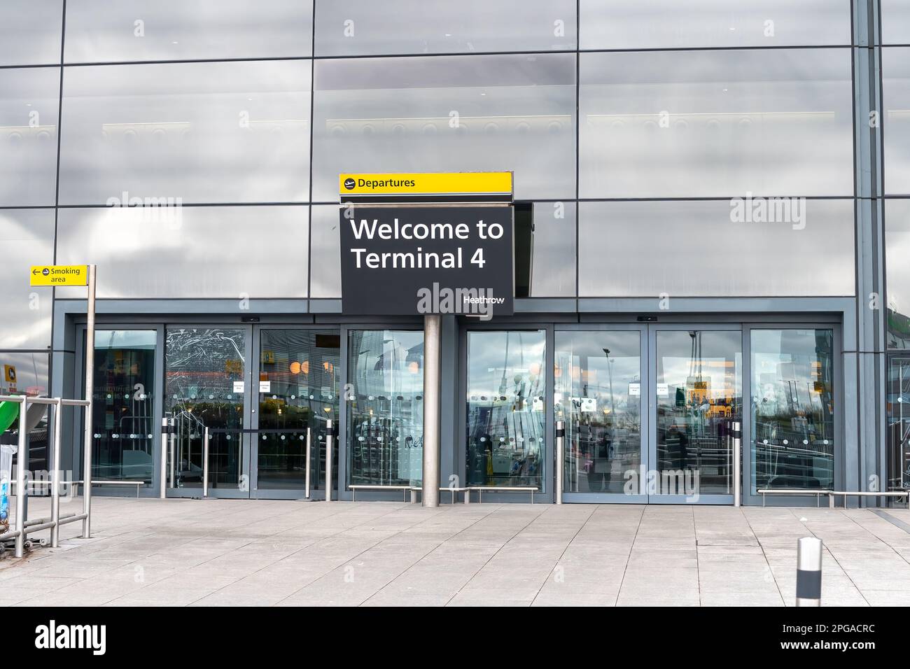 HEATHROW AIRPORT, LONDON, 10TH MARCH 2023: Entrance to terminal 4 at London Heathrow Stock Photo