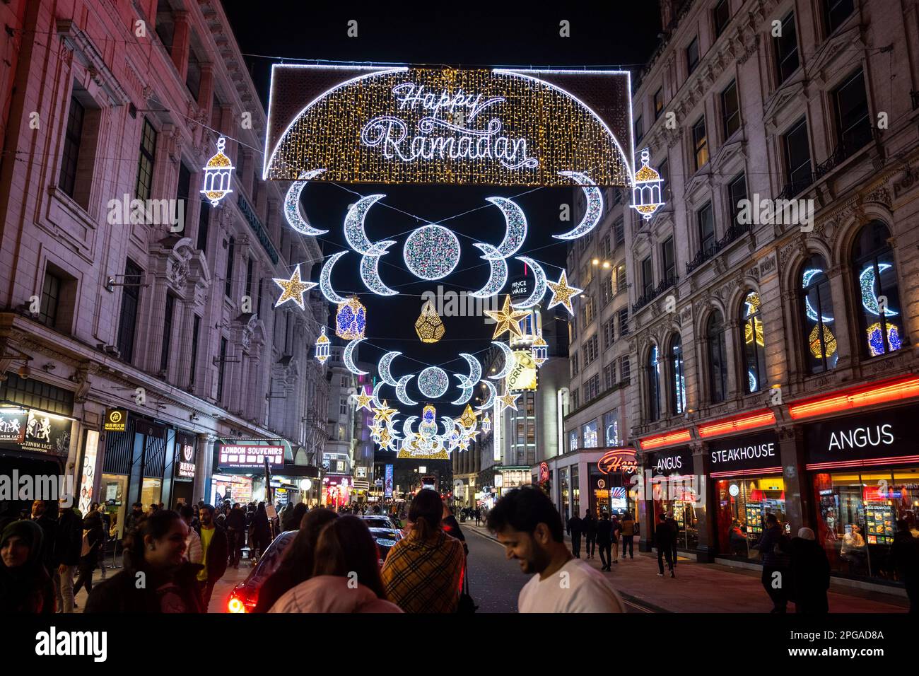 ramadan lights in piccadilly circus