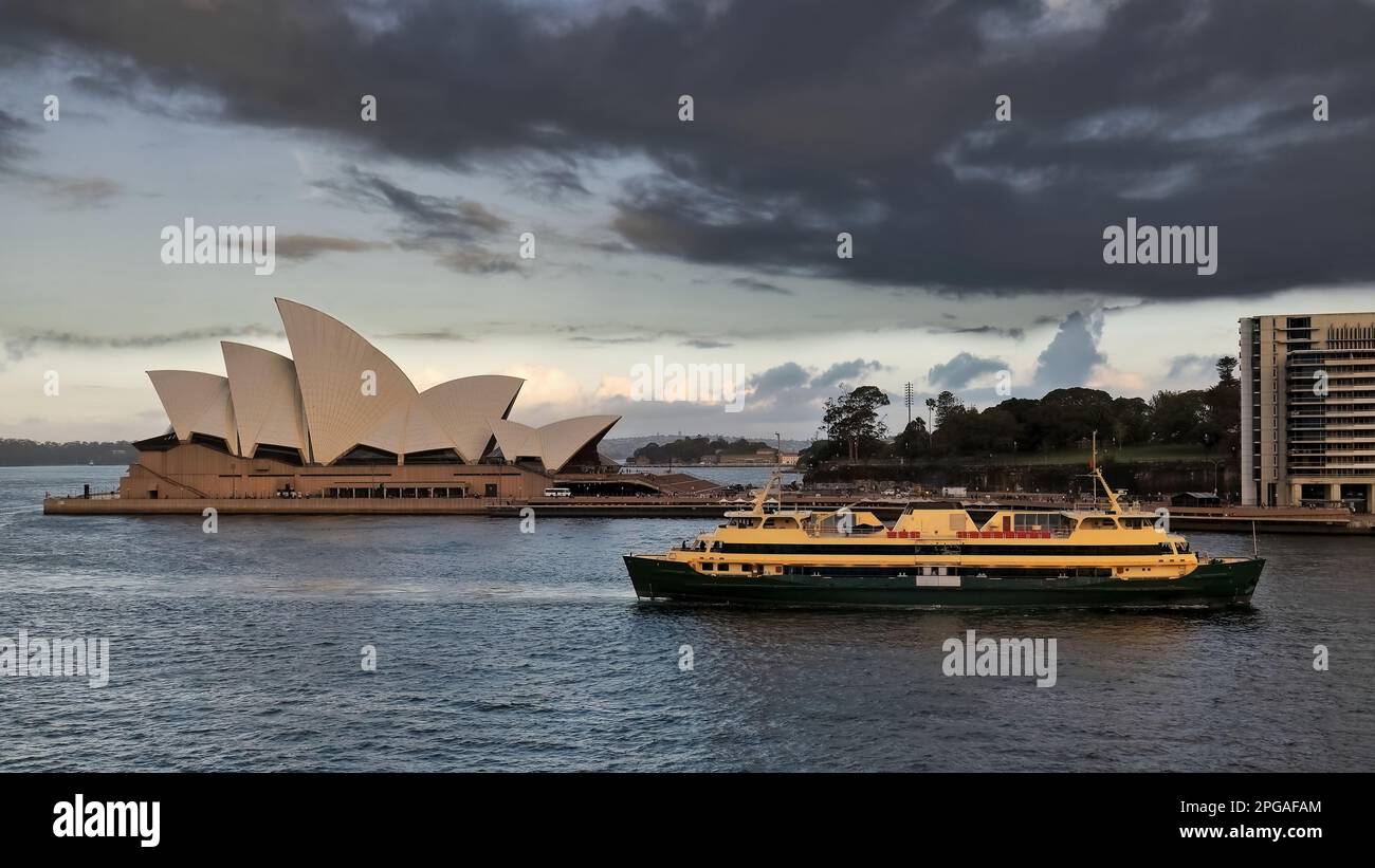 568 The Manly-Circular Quay ferry as she passes next to the Opera House. Sydney-Australia. Stock Photo
