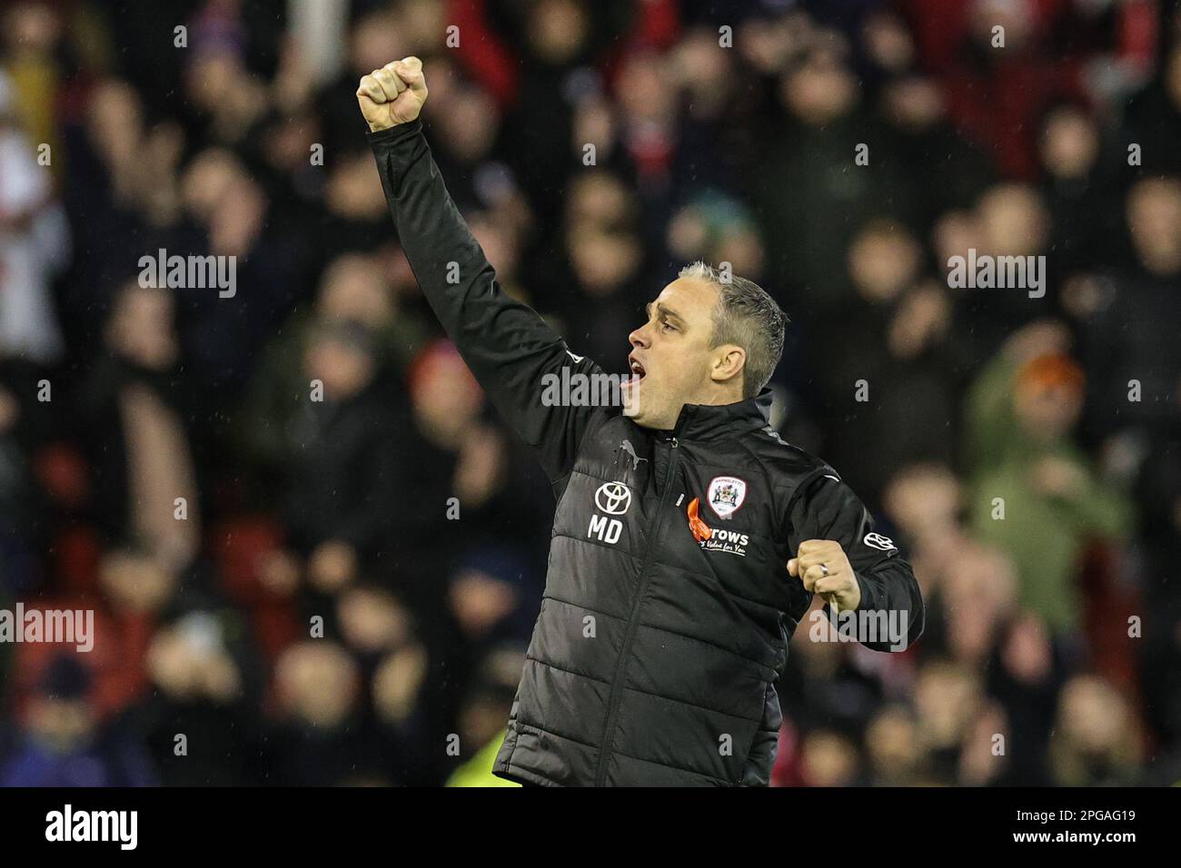 Michael Duff manager of Barnsley celebrates the 4-2 win during the Sky Bet League 1 match Barnsley vs Sheffield Wednesday at Oakwell, Barnsley, United Kingdom, 21st March 2023  (Photo by Mark Cosgrove/News Images) Stock Photo
