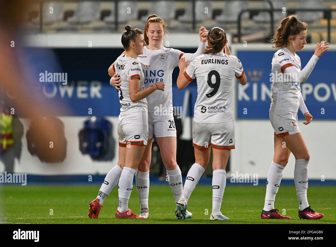 Nikee Van Dijk (20) of OHL and Silke Vanwynsberghe (21) of