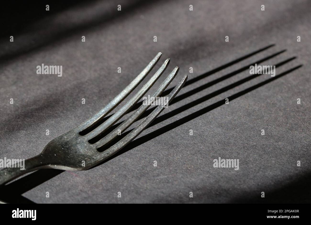 Vintage metal spoons forks hi-res stock photography and images - Alamy
