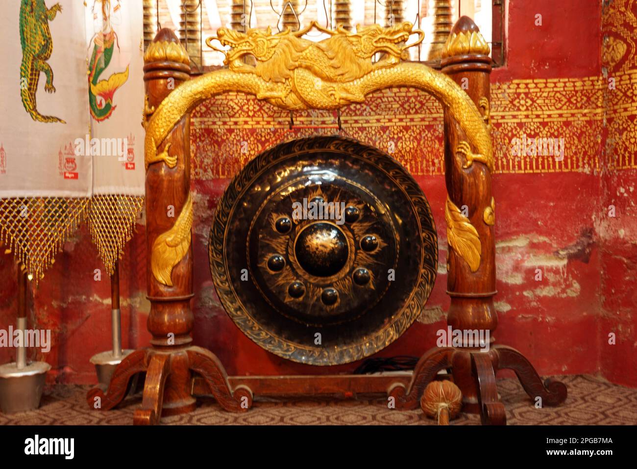 Bell gong, Wat Mai, Suwannaphummaham, Luang Prabang, Laos Stock Photo