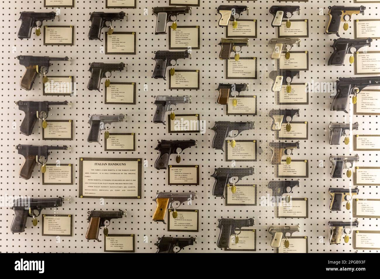 Claremore, Oklahoma, Italian handguns at the Davis Arms & Historical Museum, which displays what it calls the worlds largest private firearms Stock Photo