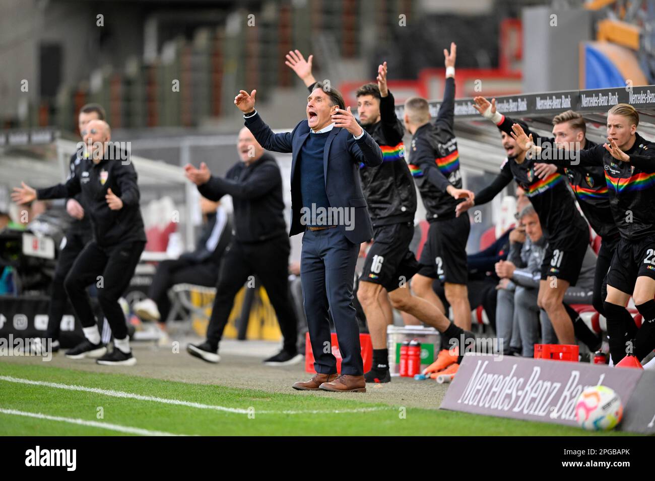 Excitement on the bench for coach Bruno Labbadia VfB Stuttgart, gesture, gestures, Mercedes-Benz Arena, Stuttgart, Baden-Wuerttemberg, Germany Stock Photo
