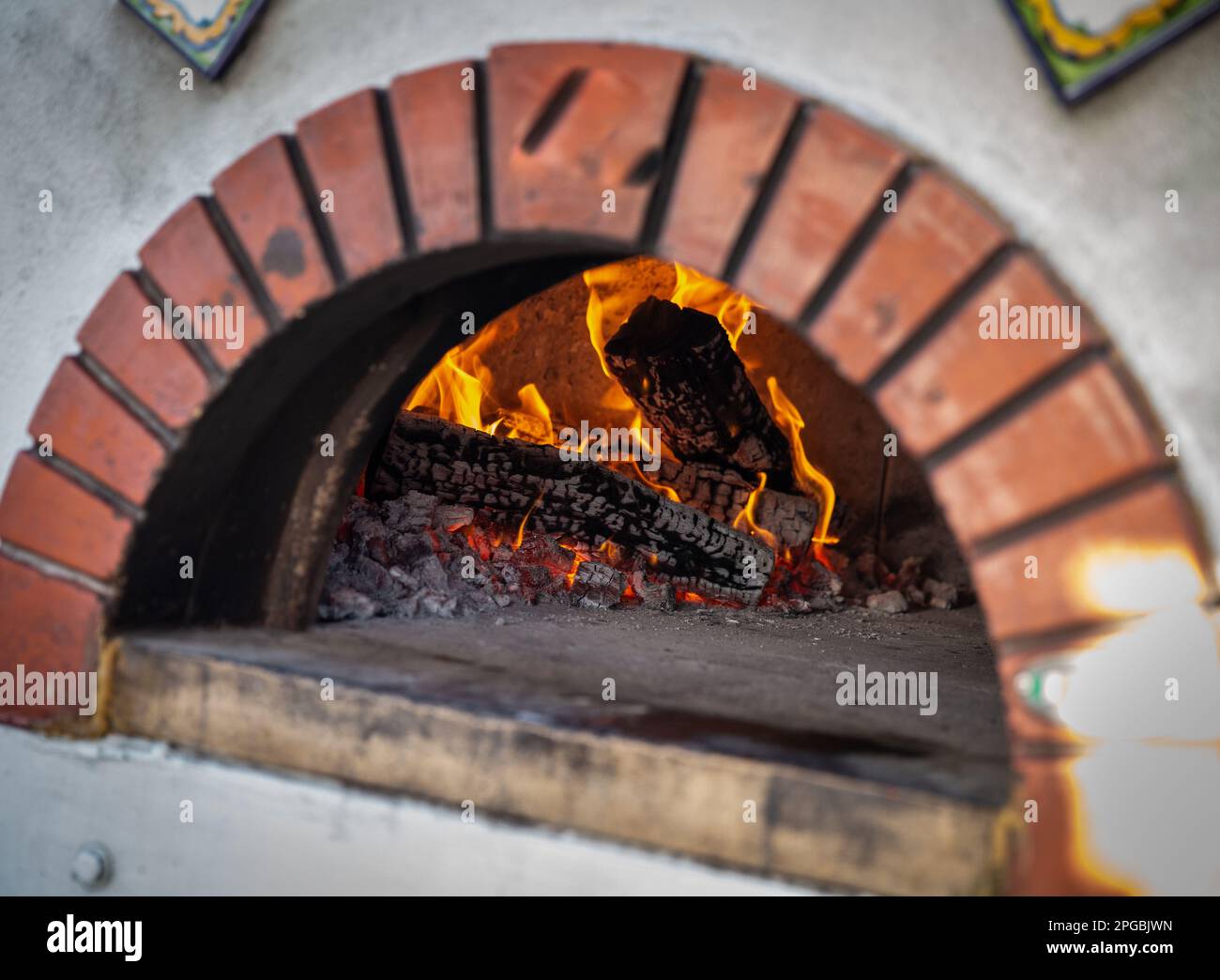 Brick Oven Pizza Cooker ready to place pizza in Stock Photo