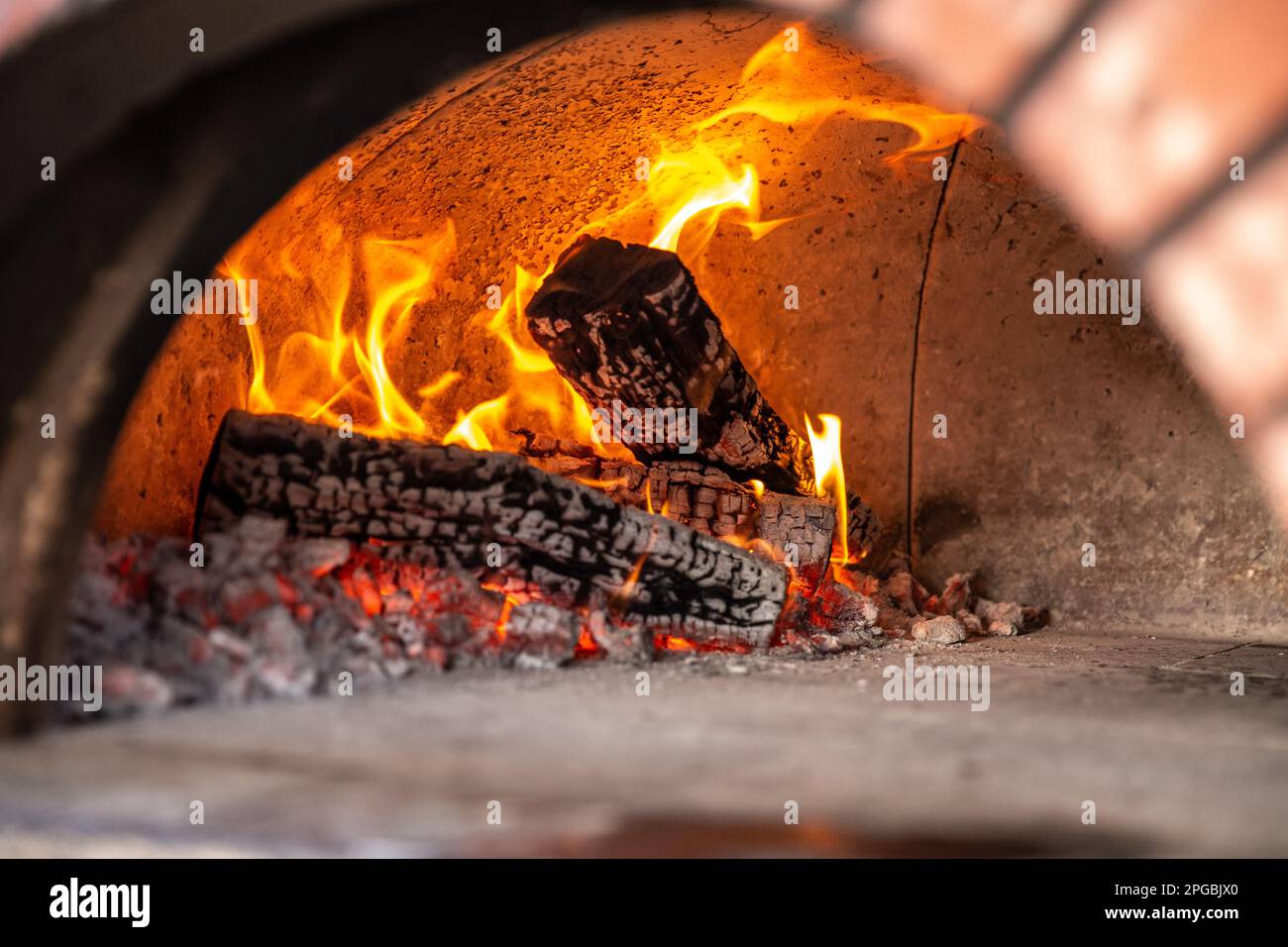 Brick Oven Pizza Cooker ready to place pizza in Stock Photo
