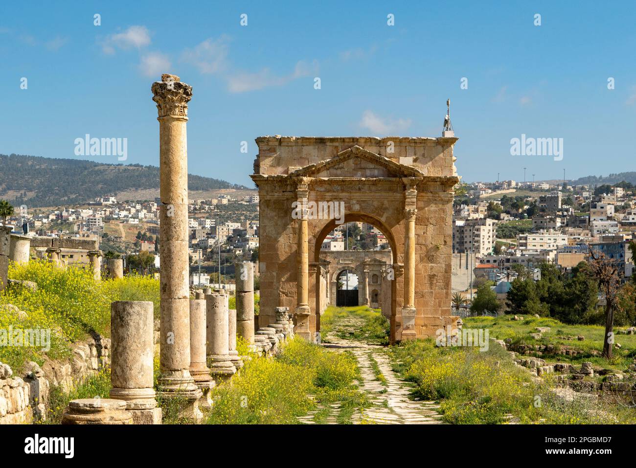 Colonnaded Cardo and North Tetrapylon, Roman Town of Gerasa, Jerash, Jordan Stock Photo