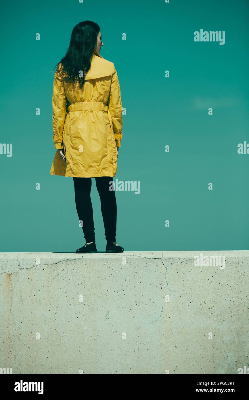 Teen girl looking away rear view hi-res stock photography and images ...