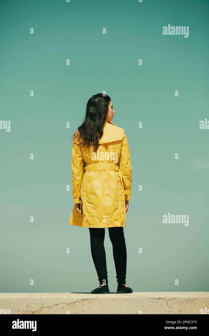 Teen girl looking away rear view hi-res stock photography and images ...