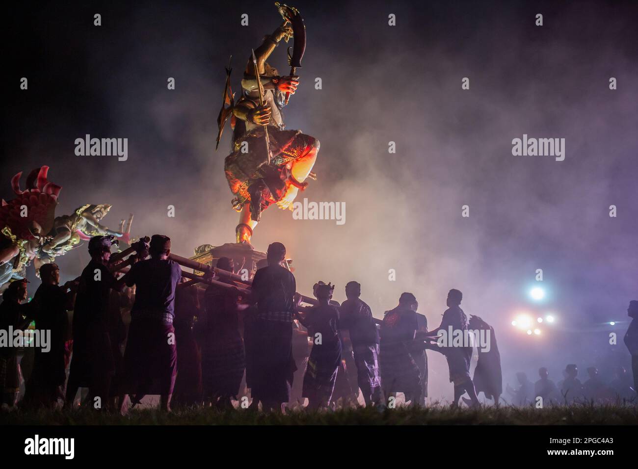 Sukawati, Bali, Indonesia - March 21, 2023: Ogoh-Ogoh Ngrupuk parade in Sukawati, Bali, Indonesia. Stock Photo