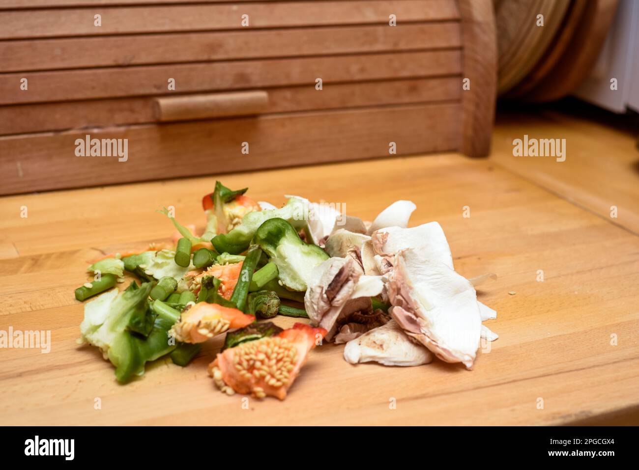 Domestic food waste hi-res stock photography and images - Alamy