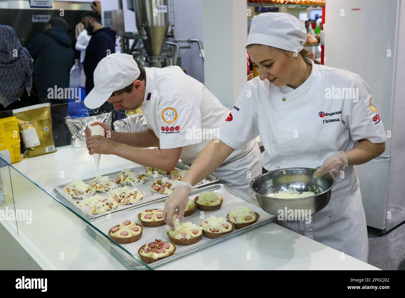 Cooking at the international specialized exhibition for the bakery and