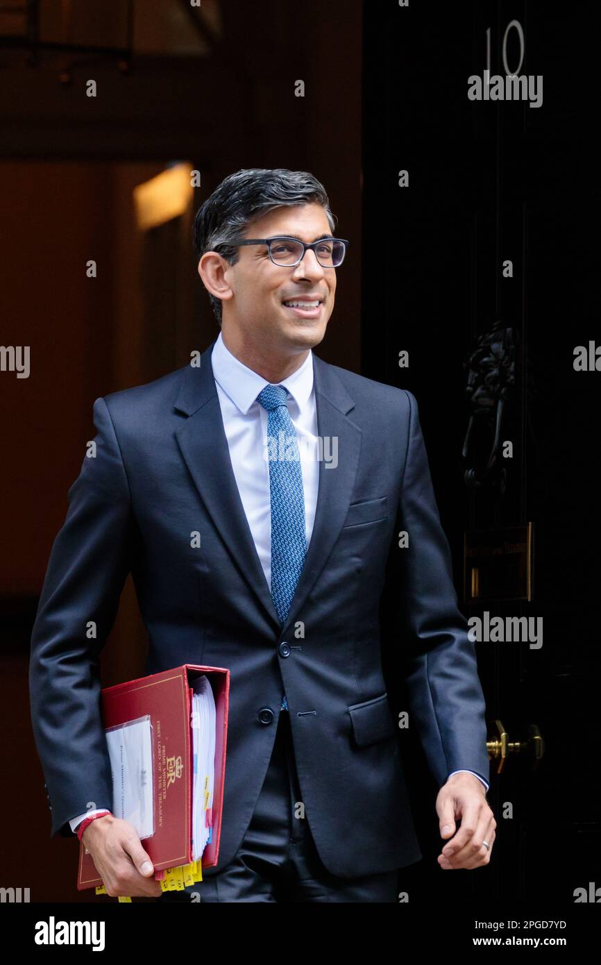 Downing Street, London, UK. 22nd March 2023.  British Prime Minister, Rishi Sunak, departs from Number 10 Downing Street to attend Prime Minister's Questions (PMQ) session in the House of Commons.  Photo by Amanda Rose/Alamy Live News Stock Photo
